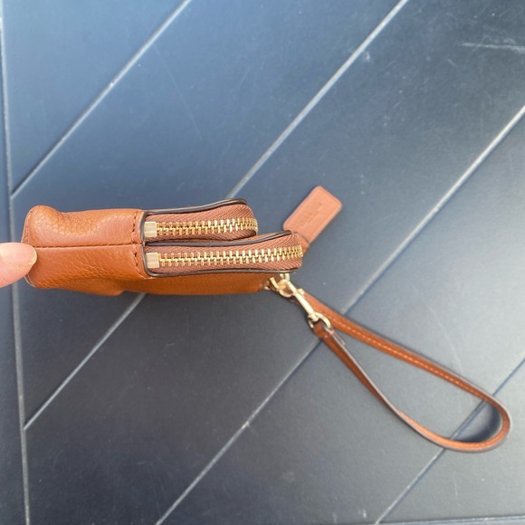 Coach Wristlet - Picture 5 of 8